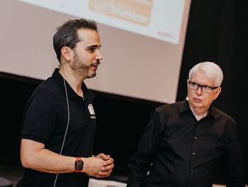 Scrum Inc. Scrum Master mit Jeff Sutherland und Peter Fischbach Scrum Inc. Scrum Master mit Jeff Sutherland und Peter Fischbach